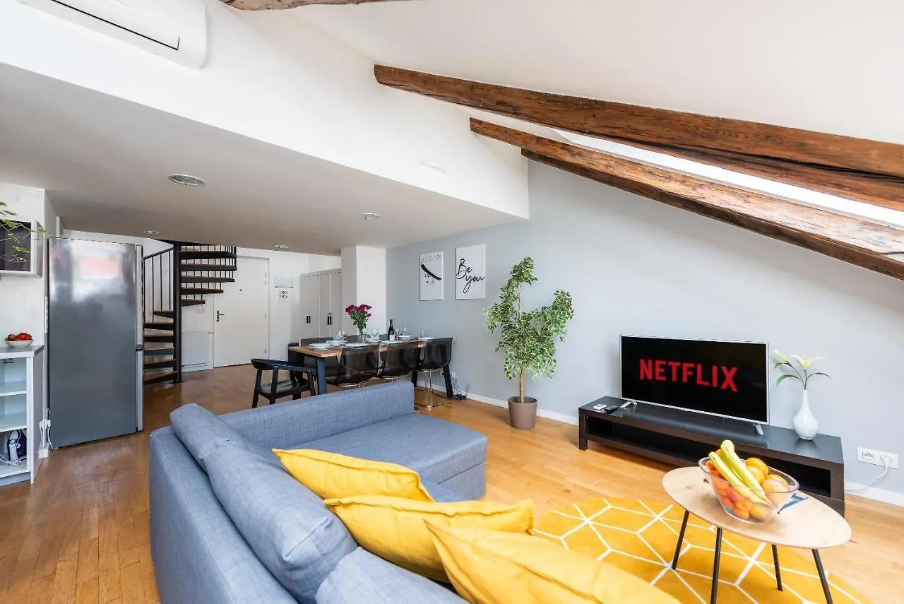 Duplex Apartment With Ac In Prague Center 捷克